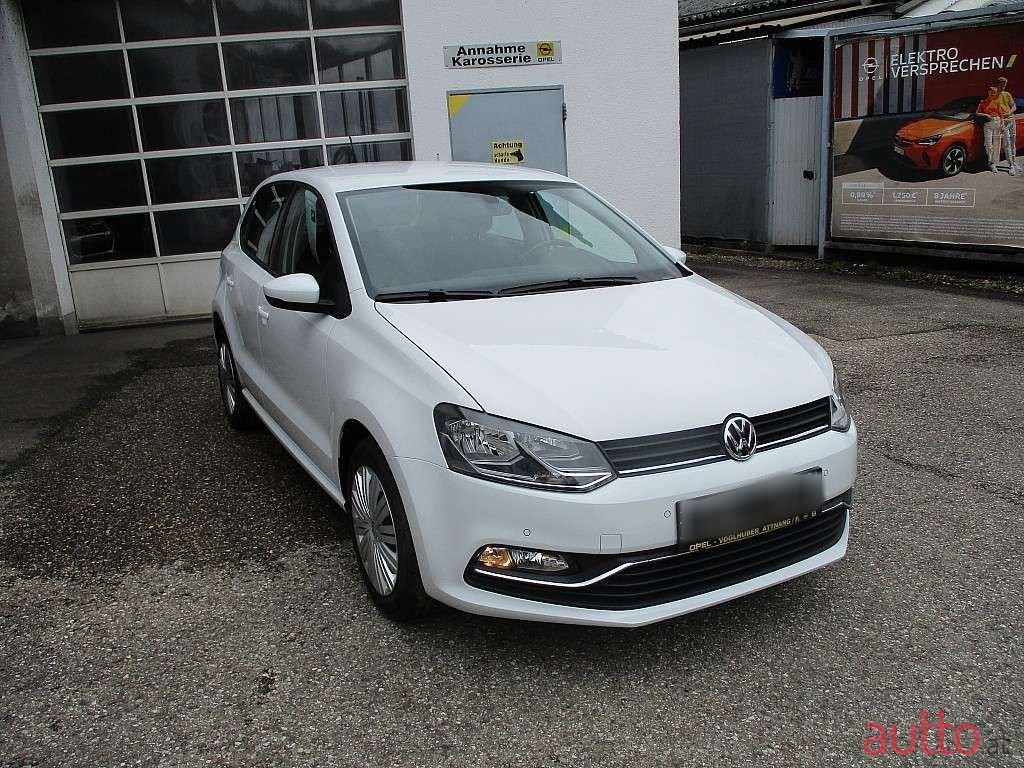 2015' Volkswagen Polo photo #3