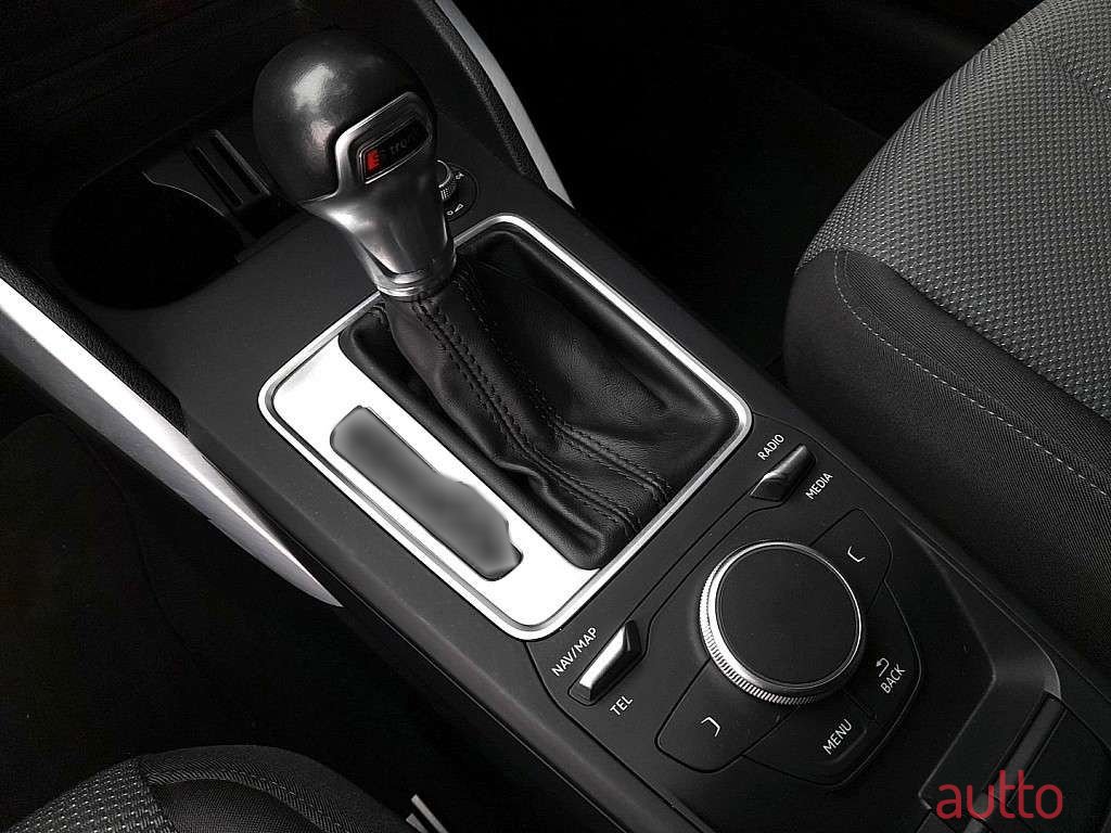 2020' Audi Q2 photo #6