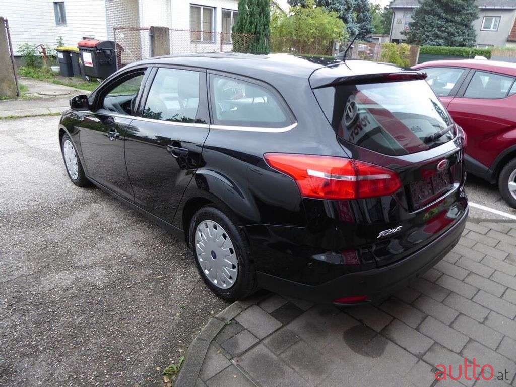 2016' Ford Focus photo #3