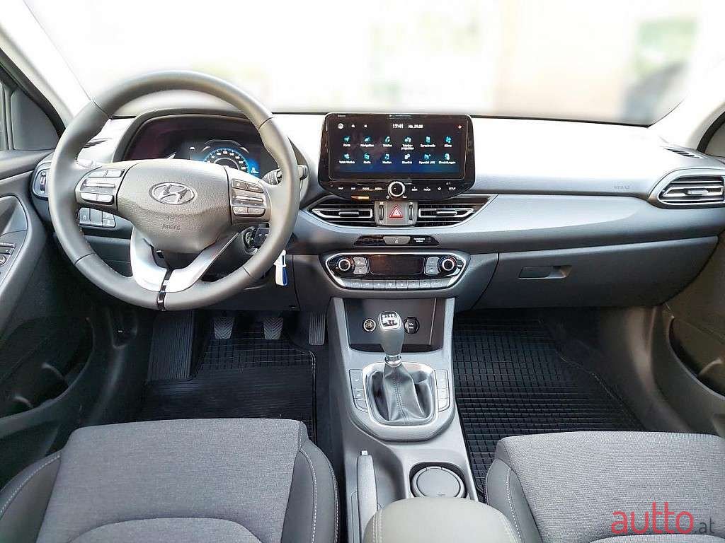 2022' Hyundai i30 photo #4
