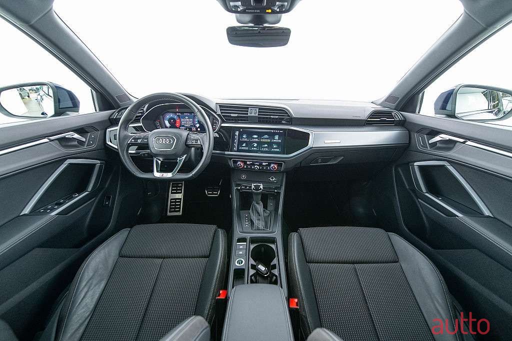 2022' Audi Q3 photo #4