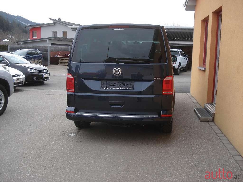 2018' Volkswagen Multivan photo #3