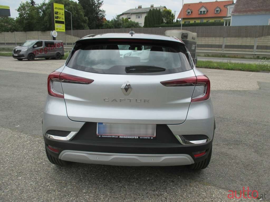 2022' Renault Captur photo #6