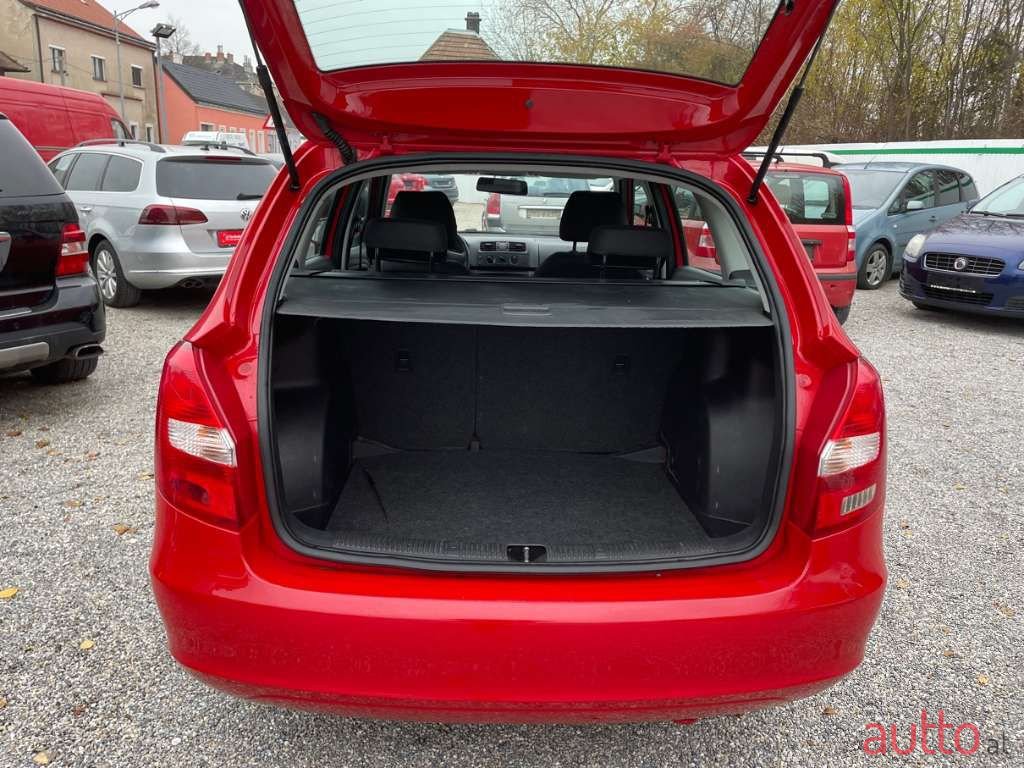 2010' Skoda Fabia photo #5