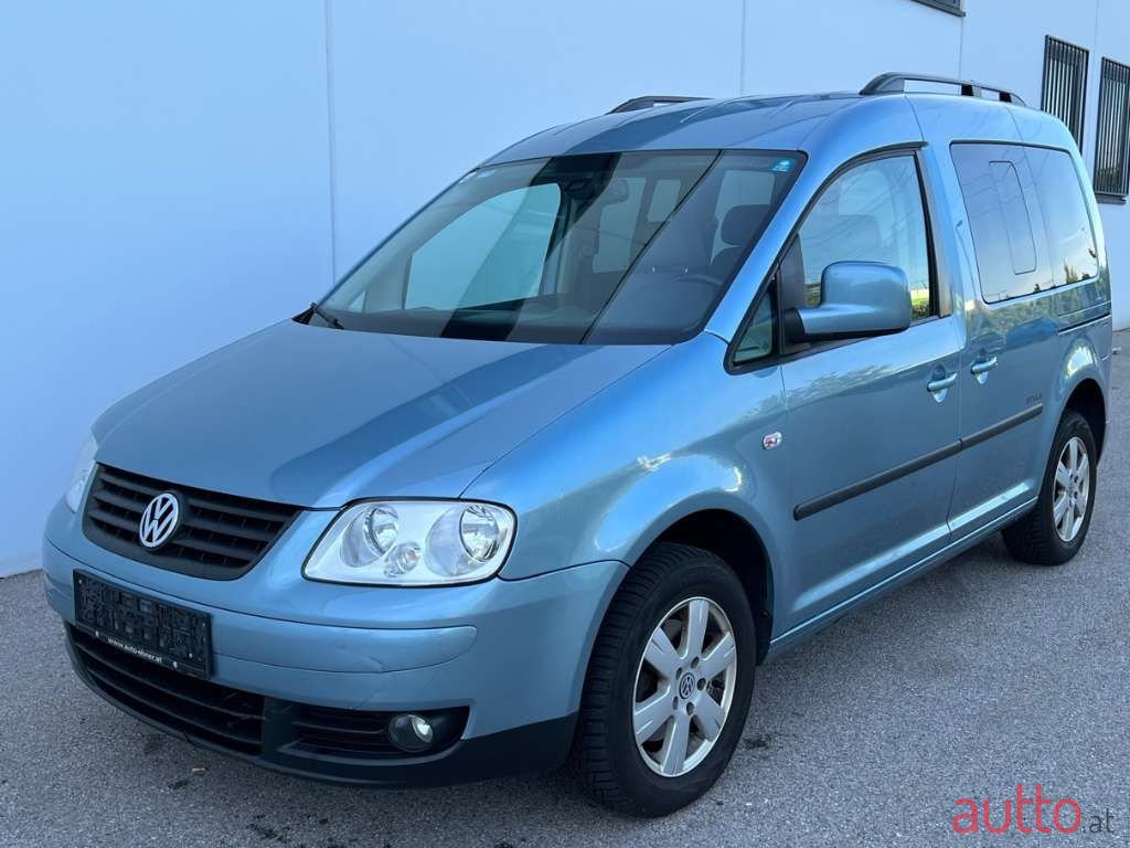 2009' Volkswagen Caddy photo #2