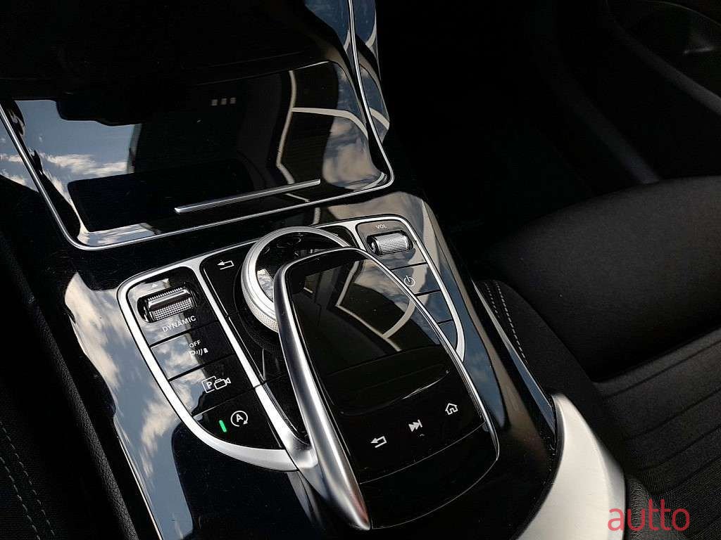 2020' Mercedes-Benz C-Klasse photo #6