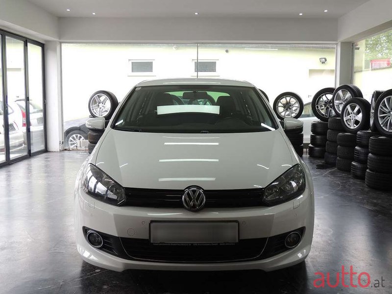 2011' Volkswagen Golf photo #3