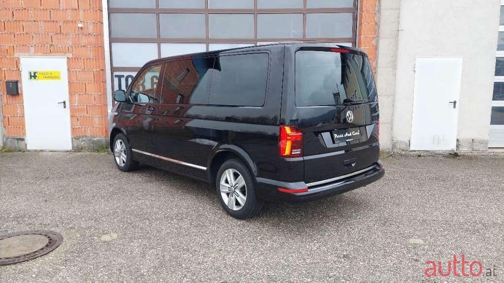 2020' Volkswagen Multivan photo #6