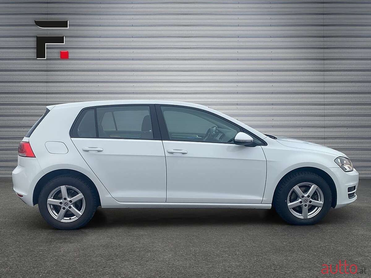 2016' Volkswagen Golf photo #4