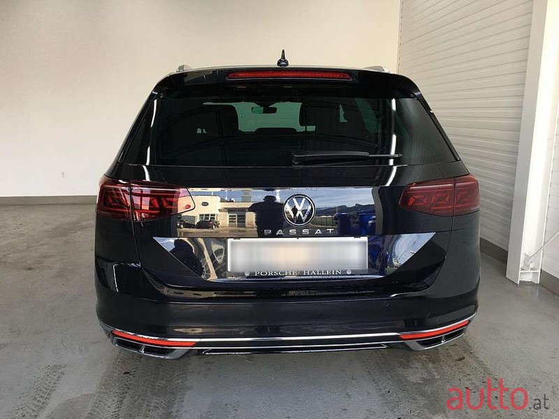 2022' Volkswagen Passat photo #6