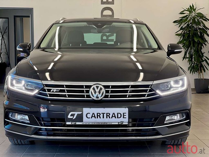 2018' Volkswagen Passat photo #2