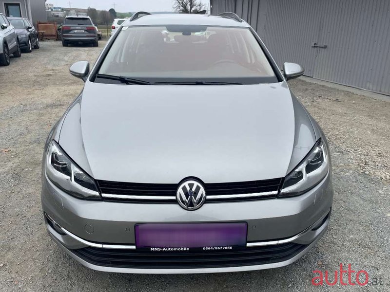 2019' Volkswagen Golf photo #2