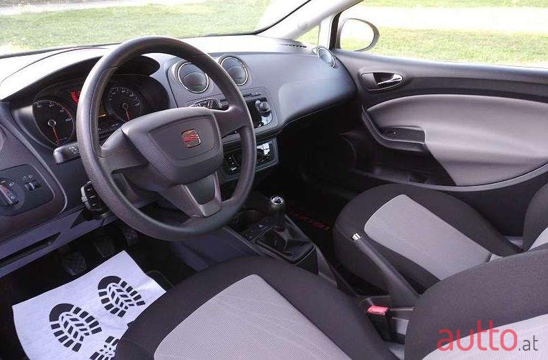 2013' SEAT Ibiza photo #1