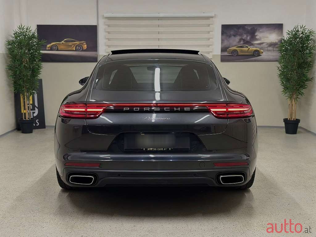 2019' Porsche Panamera photo #6