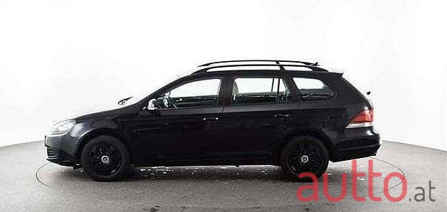 2011' Volkswagen Golf photo #1