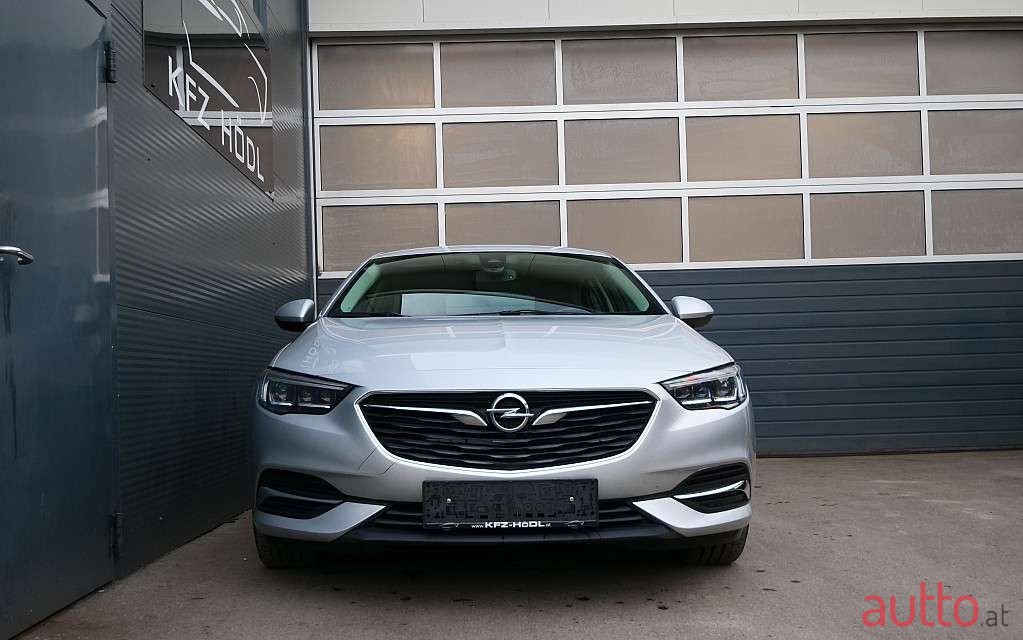 2019' Opel Insignia photo #2