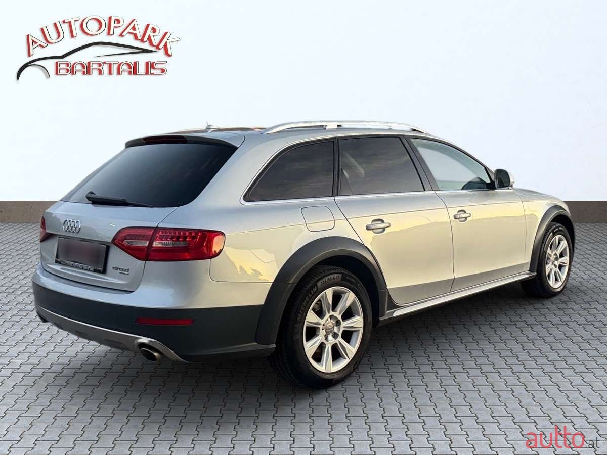 2012' Audi A4 Allroad photo #4