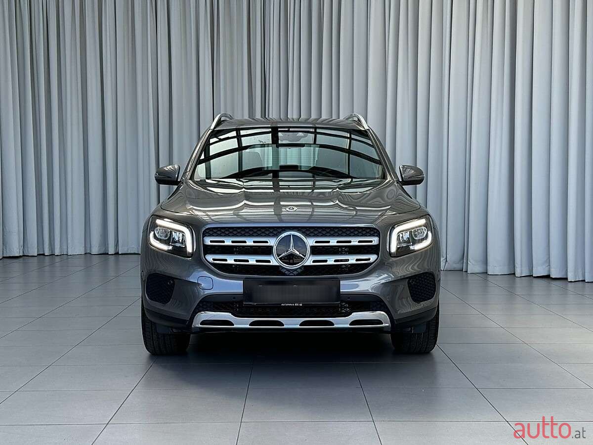 2023' Mercedes-Benz GLB photo #3