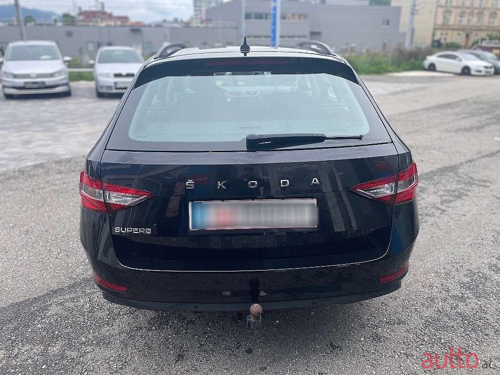 2019' Skoda Superb photo #4