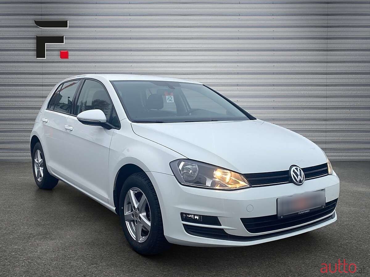 2016' Volkswagen Golf photo #3