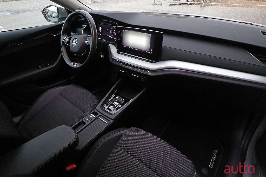 2020' Skoda Octavia photo #4