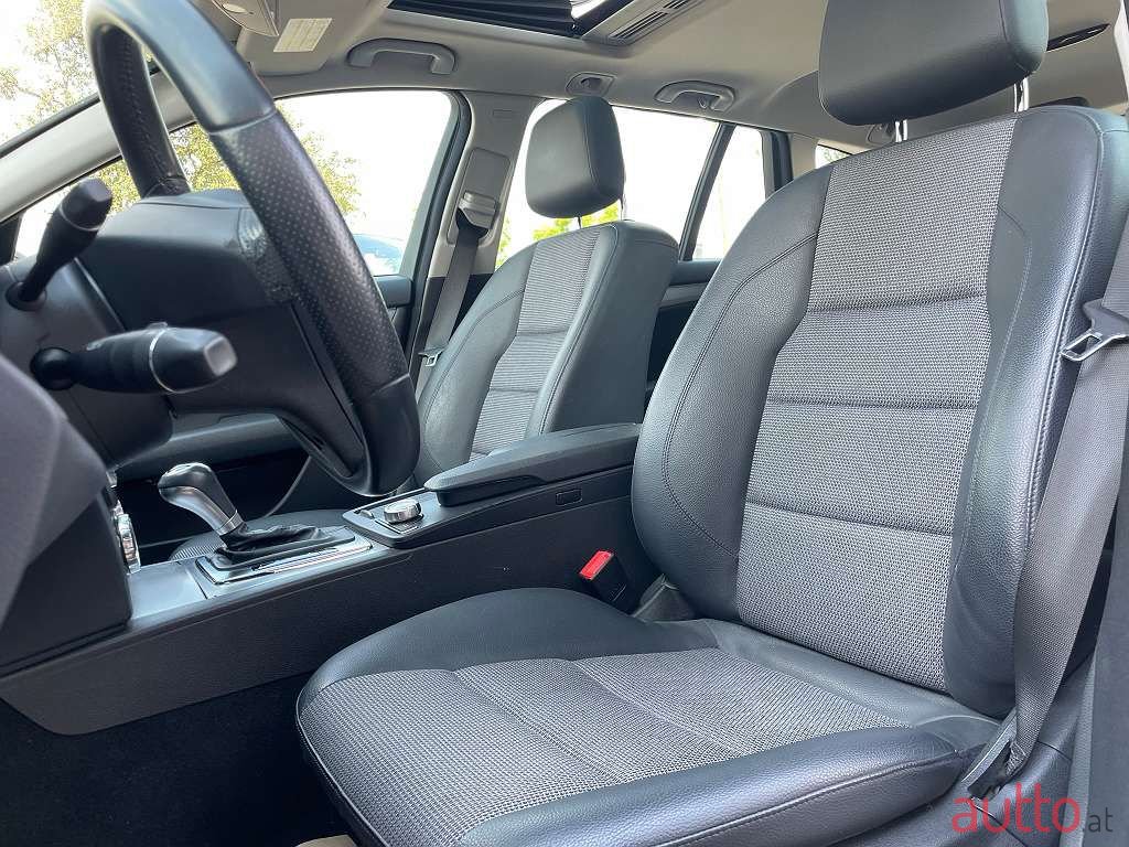 2011' Mercedes-Benz C-Klasse photo #4