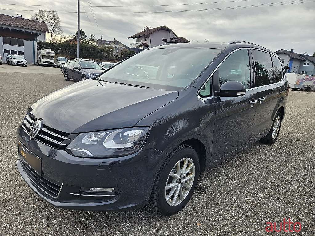 2019' Volkswagen Sharan photo #3