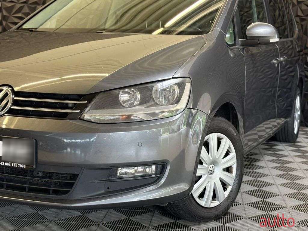 2012' Volkswagen Sharan photo #4