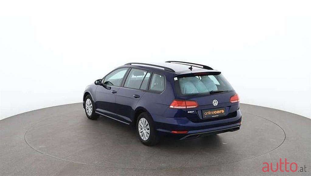 2019' Volkswagen Golf photo #4