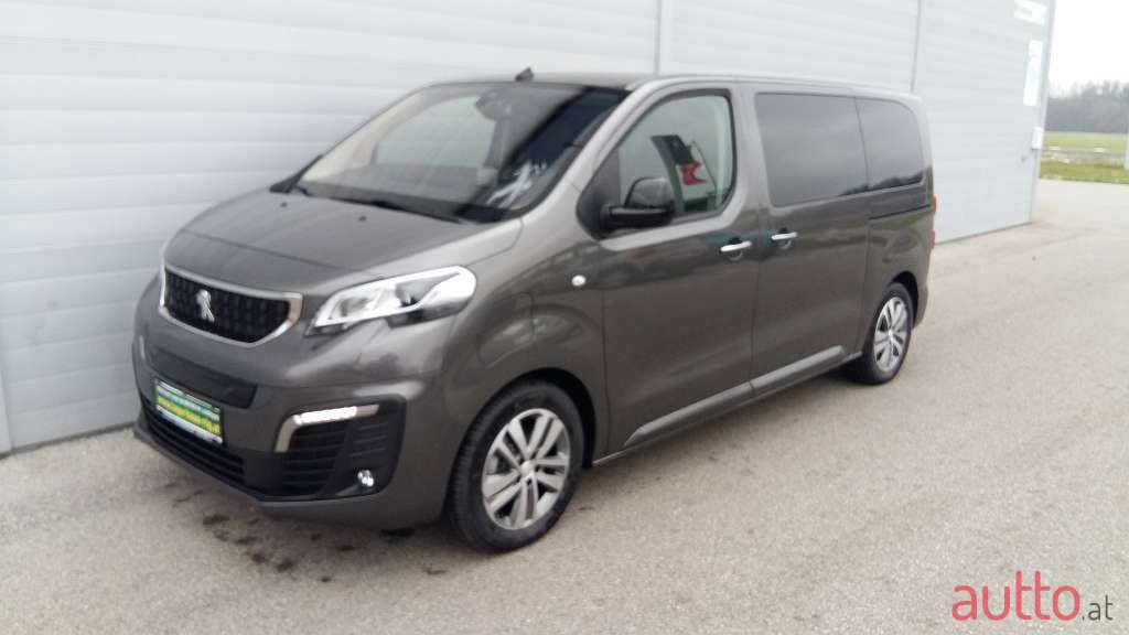 2022' Peugeot Traveller photo #1