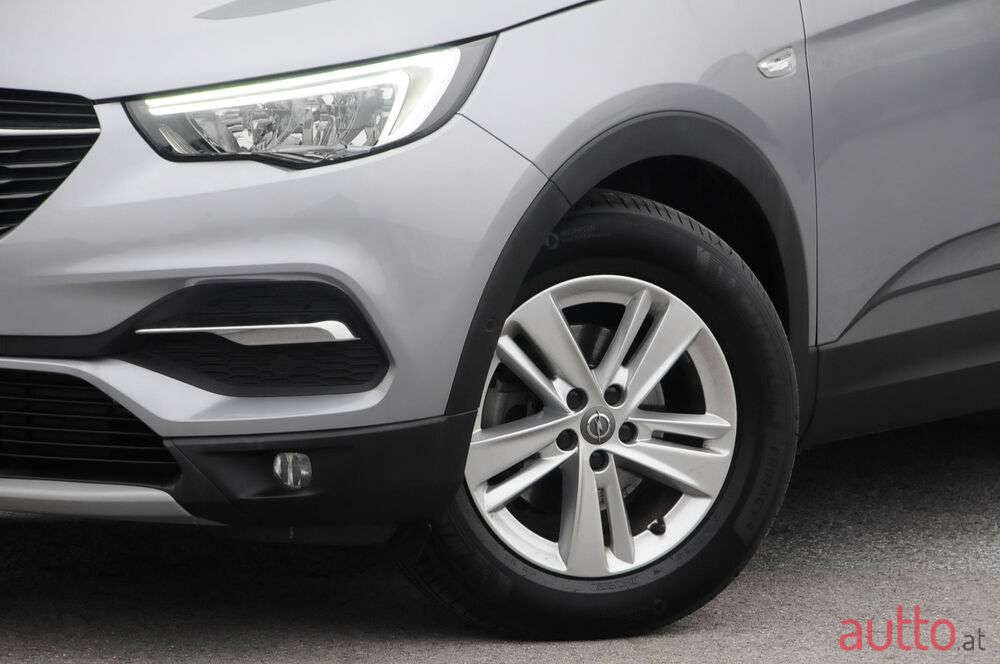 2021' Opel Grandland X photo #2