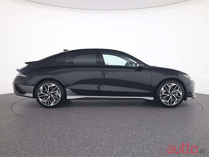 2023' Hyundai Ioniq 6 photo #5