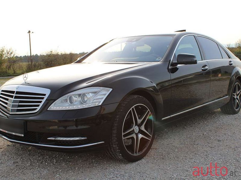 2010' Mercedes-Benz S-Klasse photo #2