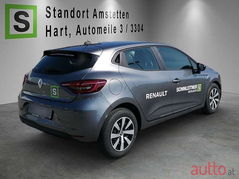 2023' Renault Clio photo #2