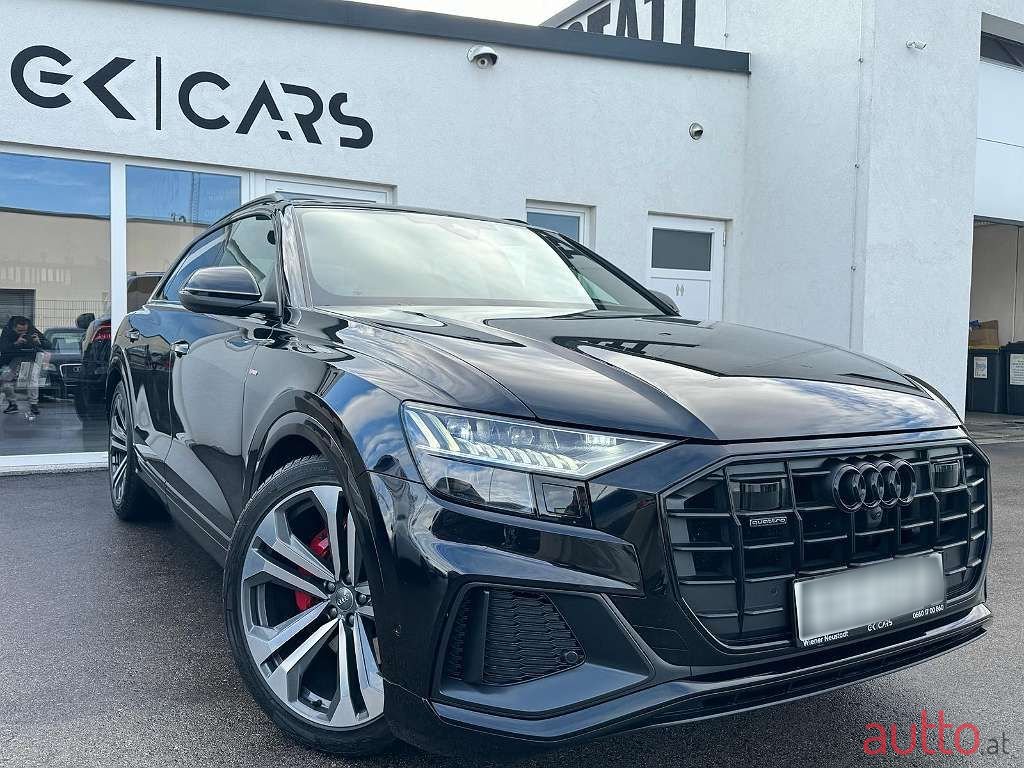 2020' Audi Q8 photo #3