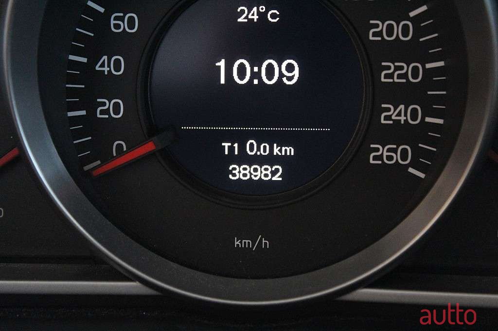 2013' Volvo V40 photo #6