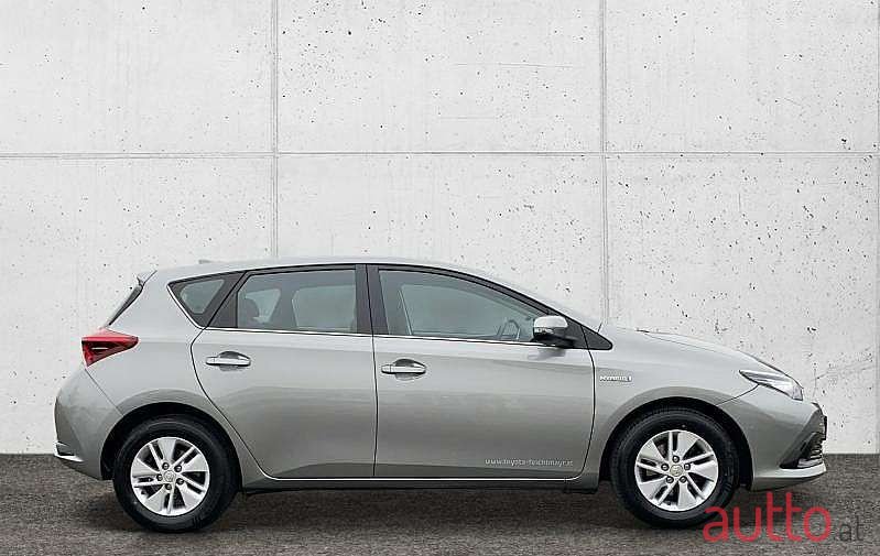 2015' Toyota Auris photo #4