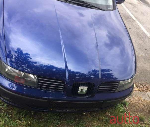 2002' SEAT Leon photo #1