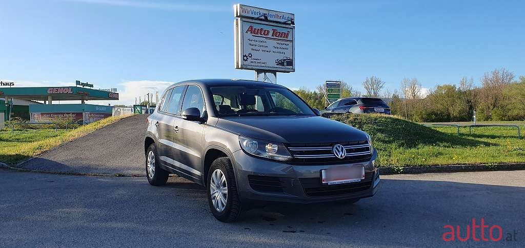 2012' Volkswagen Tiguan photo #1