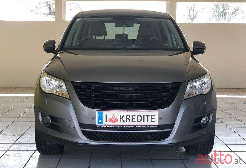 2009' Volkswagen Tiguan photo #3