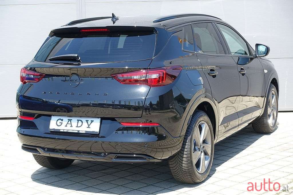 2022' Opel Grandland X photo #4