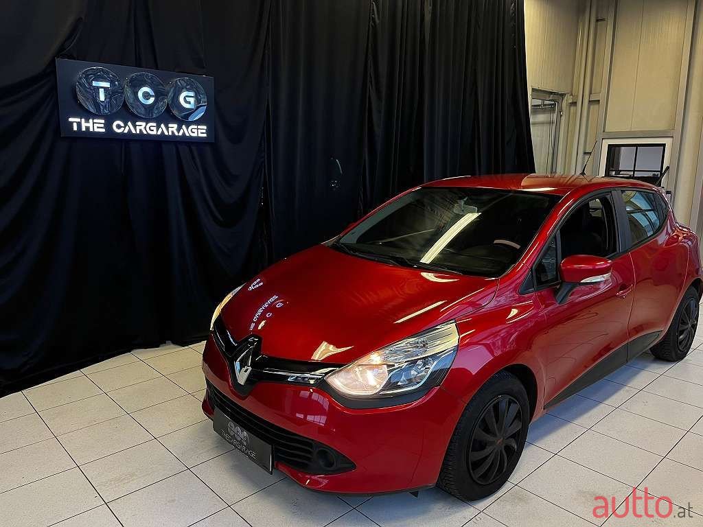 2013' Renault Clio photo #1
