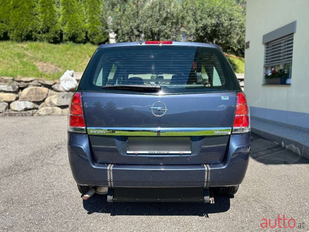 2007' Opel Zafira photo #4