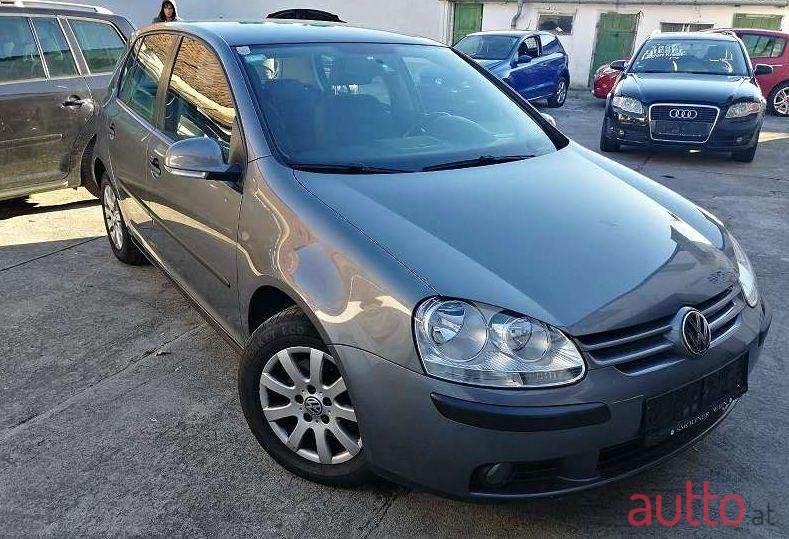 2007' Volkswagen Golf photo #2