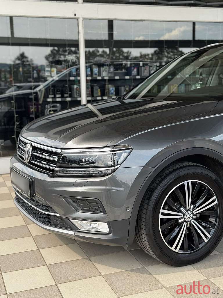 2016' Volkswagen Tiguan photo #3