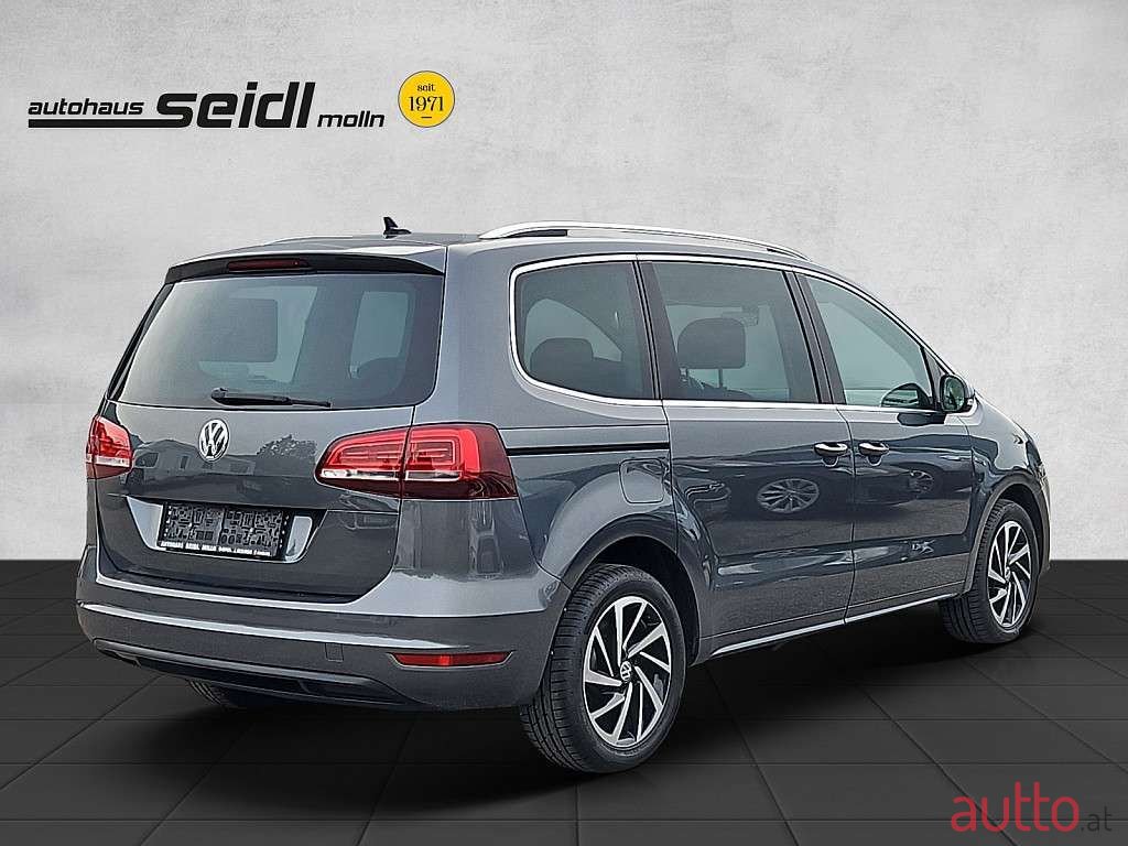 2018' Volkswagen Sharan photo #5