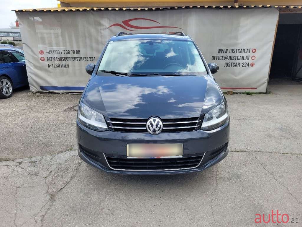 2012' Volkswagen Sharan photo #2