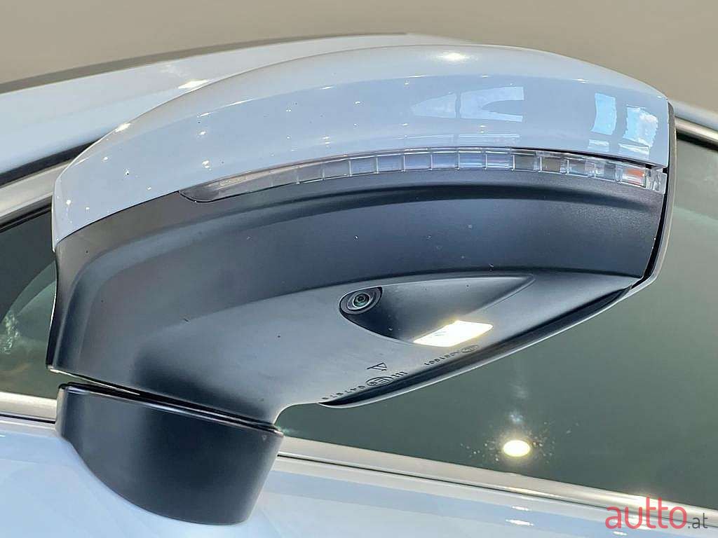 2016' Volkswagen Tiguan photo #6