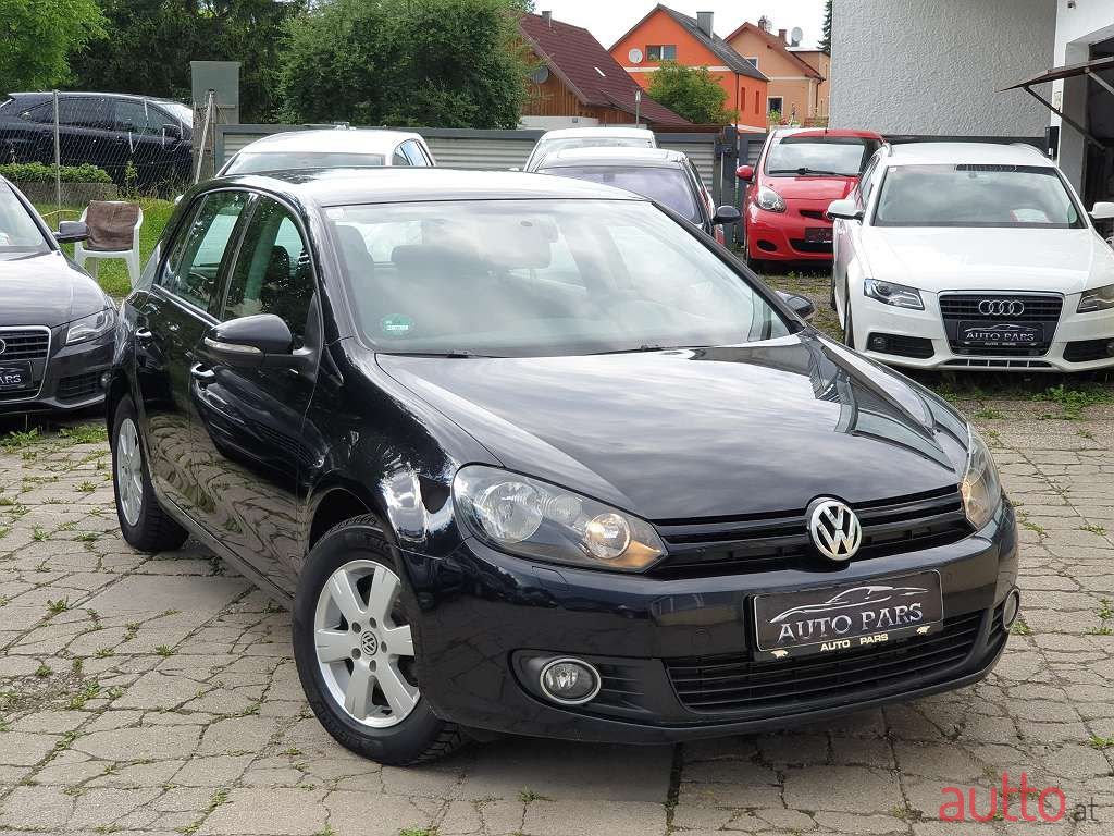 2010' Volkswagen Golf photo #3