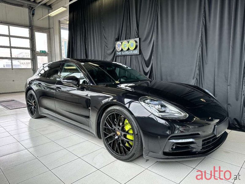 2018' Porsche Panamera photo #3